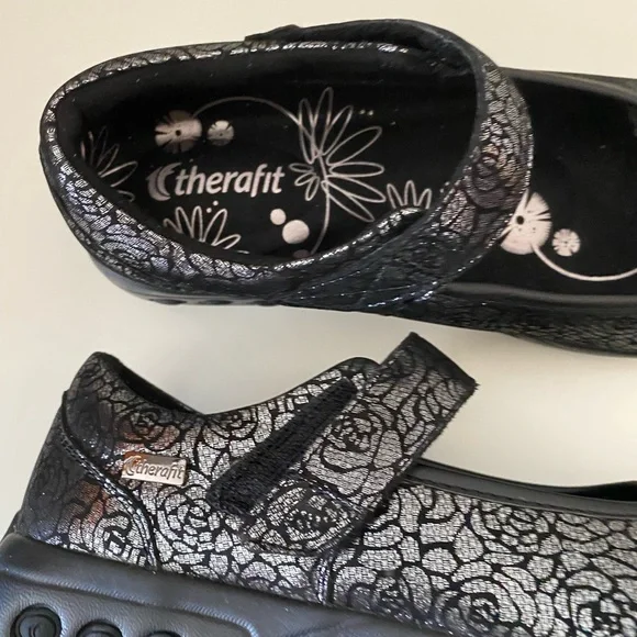 Therafit  Mary Jane’s  Black & Silver Size 6.5 - Picture 5 of 11